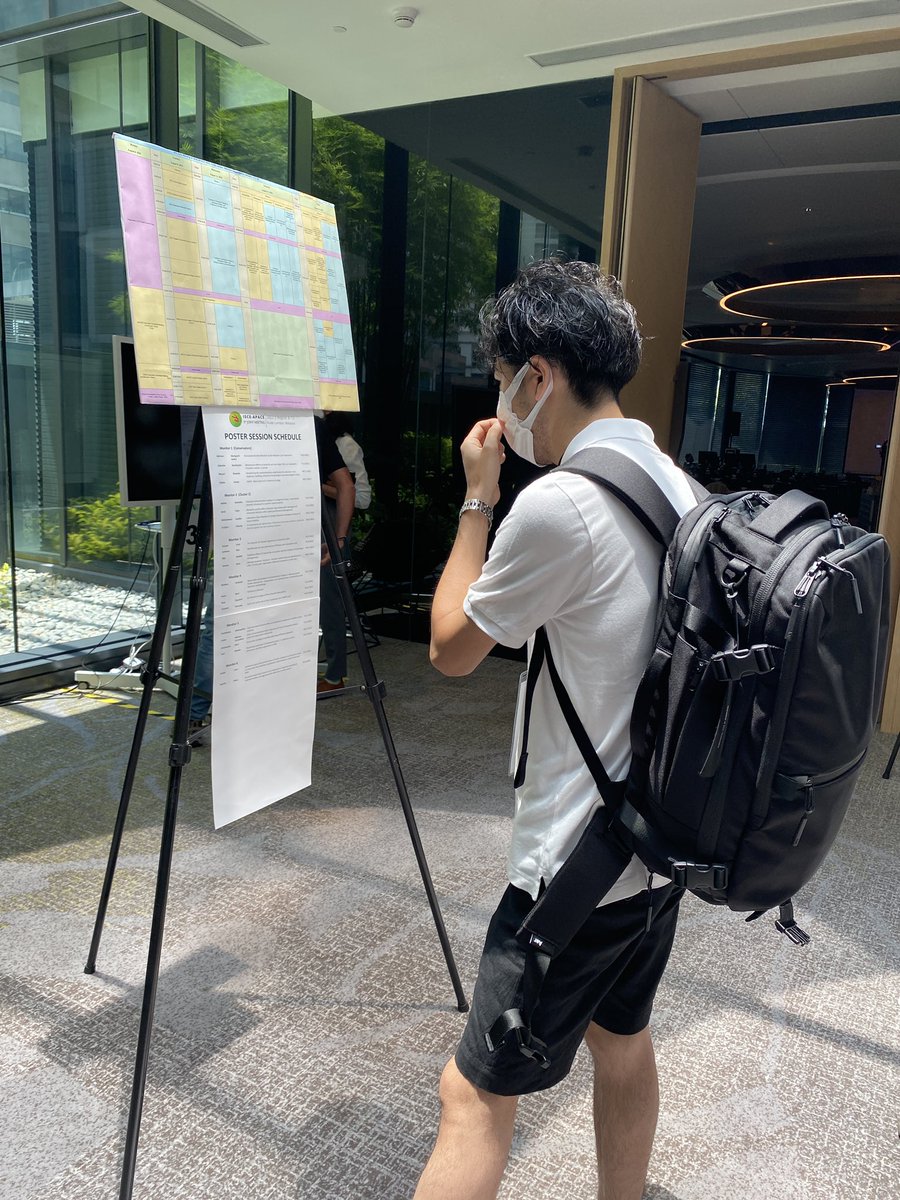 AlvinHee_MY's tweet photo. Scenes from day 2 during poster presentation! Live in front of monitors! 
#ISCE_APACE @ChemEcol_org https://t.co/2fCf8IJr3n