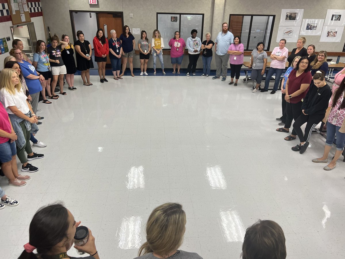 AISD_Behavior's tweet image. Community Circle with @GosdinSarah! What a great way to start our morning @Reed_Elementary ❤️
