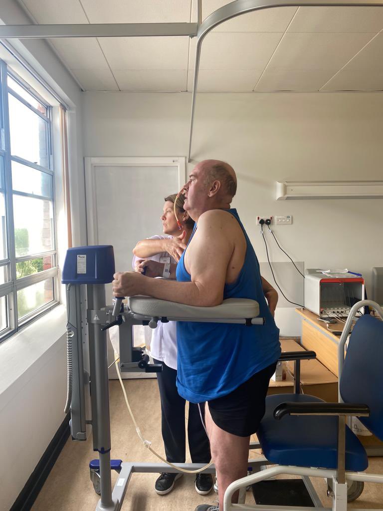 cddftphysio's tweet photo. 1 week progress! Assisted standing to walking #rehabilitationaftercriticalcare #getinthegym #admiringtheview https://t.co/lAPhlZ9BVV