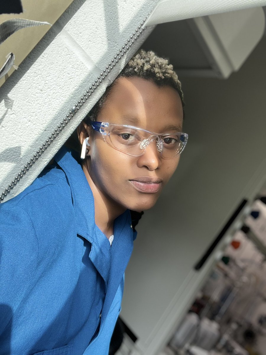 TwiRaissa's tweet photo. Hey! I’m Raïssa, a PhD candidate in organic chemistry at the University of Notre Dame #GoIrish. My work focuses on the applications of Squaraine dyes #BlackInChemRollCall #BlackChemistsWeek2022 https://t.co/65YgHn7jTy