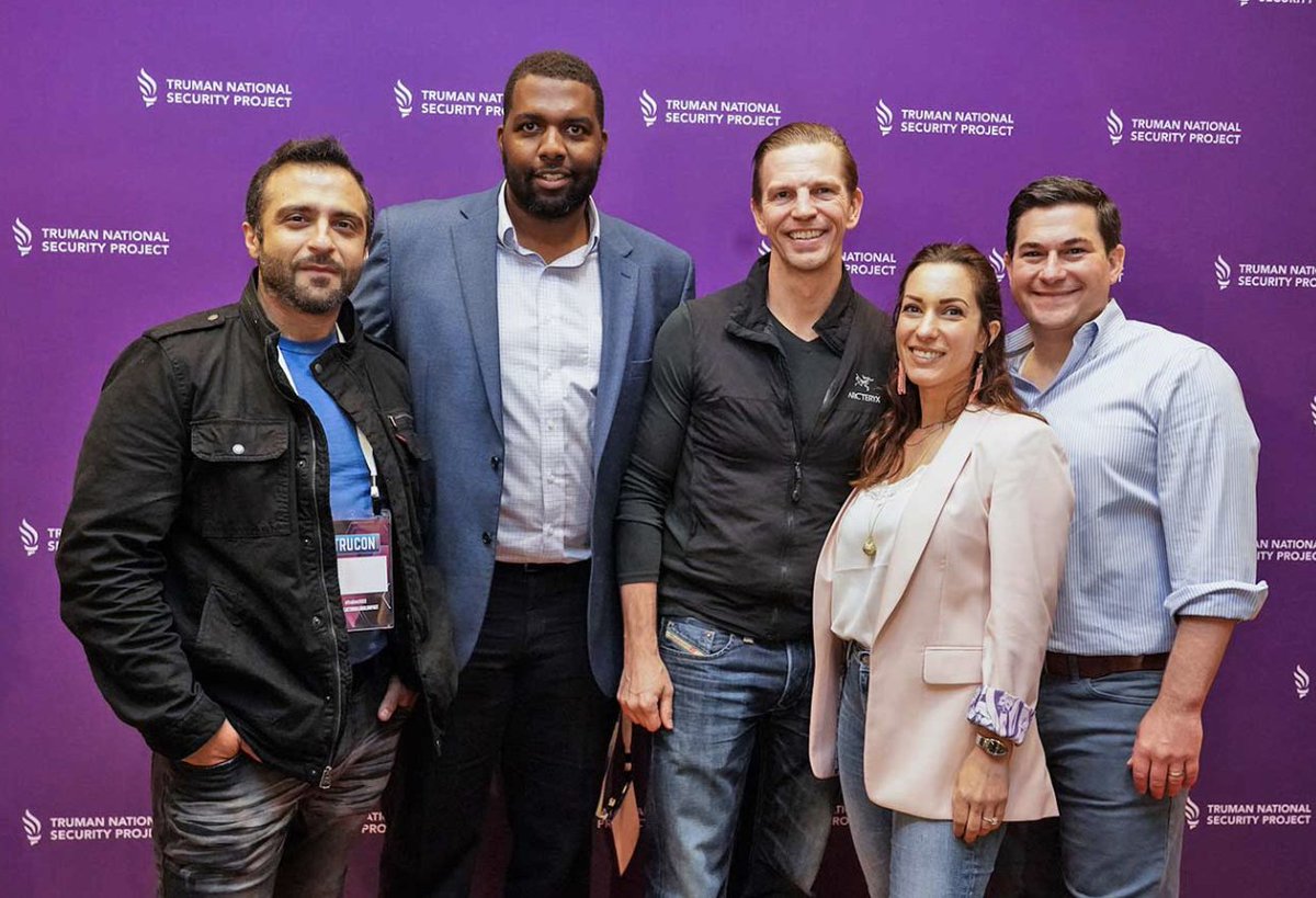 TrumanProject's tweet image. 🗓️ 12 more days until applications close! Join us for another virtual open house at 6 pm PDT today to learn more about our #TrumanCommunity. 

If you would like to become a #TrumanMember, please visit: trumanproject.org