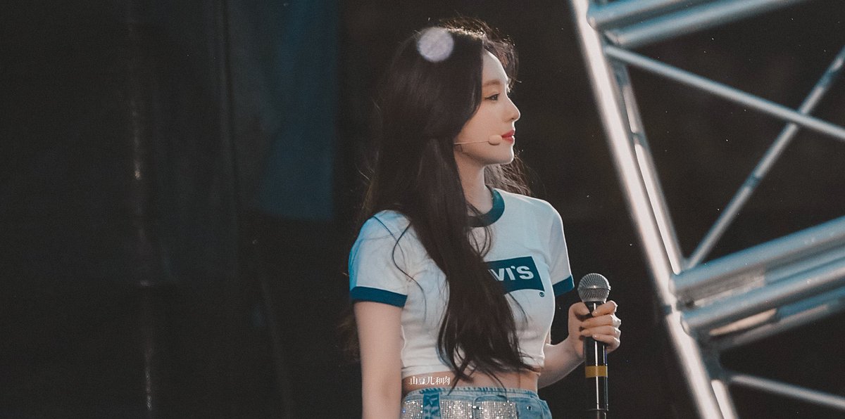 irene_airport's tweet photo. 영화 스틸컷 아니냐고 https://t.co/cTBt9XyaV0
