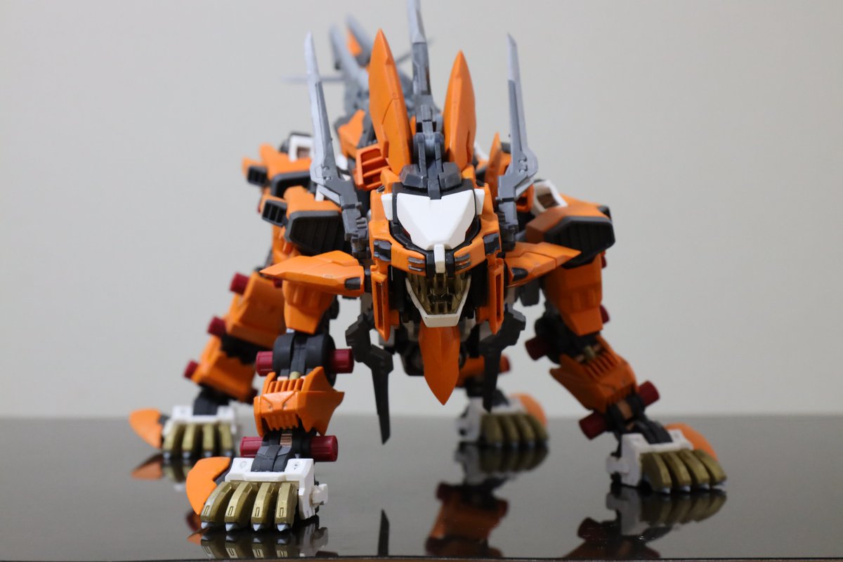 bf_m_780's tweet photo. 一部しか塗装していなかったシュナイダーをようやく完成させたので参加します。 #今週の模型ショーケース9週目　＃ライガーゼロ　#ゾイド　＃コトブキヤ　＃プラモデル　＃HMM https://t.co/xXqqJpvS7Y