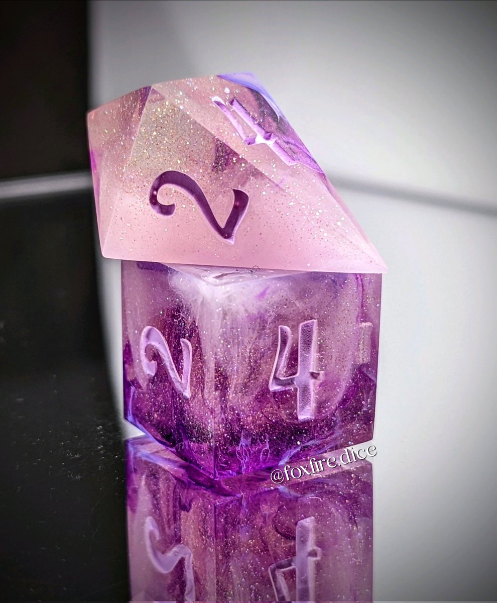 New set finished all shiny and sparkly 

What should I name it? 🤔 Give me some suggestions

#dice #dicemaker #dnd #ttrpg #handmadedice