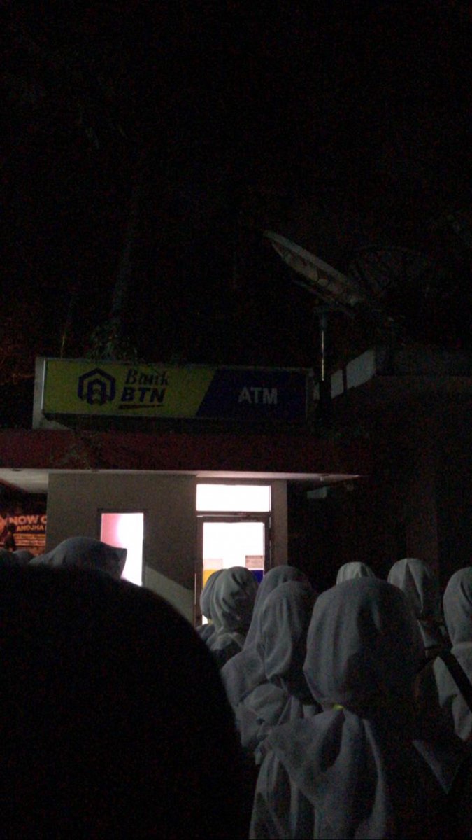 KDevisundari's tweet photo. Mpkmb day 1
Ga kerasa udah Mpkmb lagiii seruuu bangett hari inii🤩 walaupun aga cape tapi tetep harus semangattt
#TheGlimpseStoryofGatamalaAgrinawa  #MPKMB59SVIPB 
@mpkmbsv_ipb https://t.co/CjJaZxBWeP