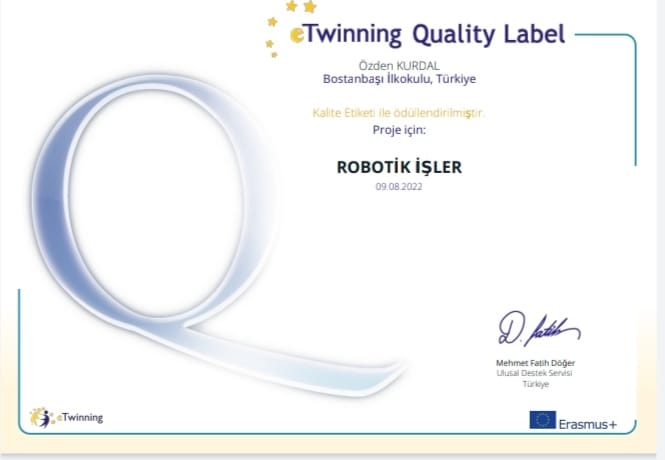 eTwinnning projesinde Kalite Etiketi Ödülü alan okulumuz sınıf öğretmeni Özden KURDAL ı ve öğrencilerini tebrik ediyoruz.