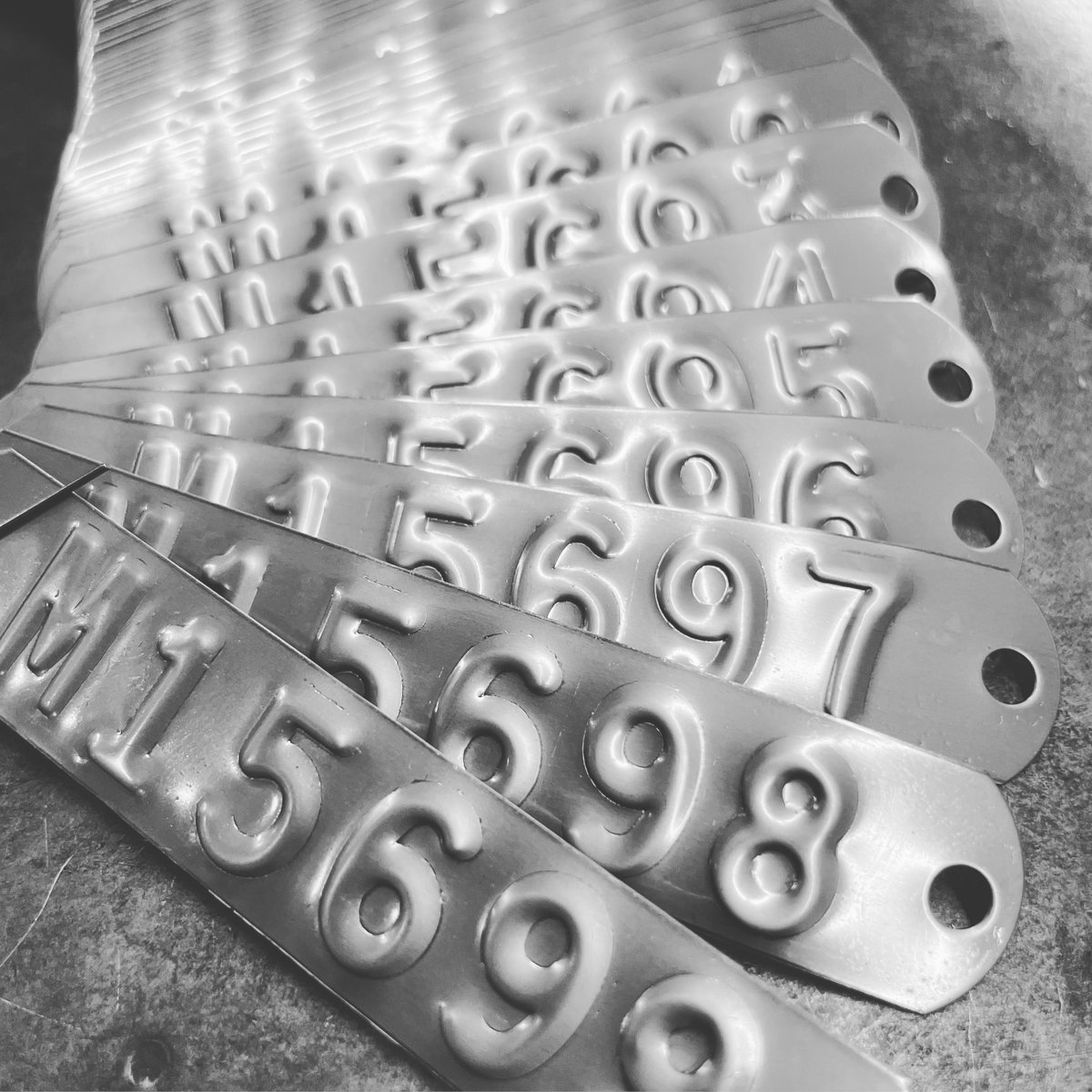 MetalMarkerMfg's tweet photo. Numerical nameplates help teams manage inventory, what’s your process? 📦🗃 #MarkedIt #MetalMarker #MetalTags https://t.co/M4GhTUlLxH