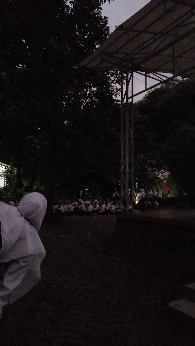 AzramoraLubis's tweet photo. Kegiatan Day 1 MPKMB 59 SV IPB
mulai jam 5 subuh, sebelum pagi buta harus udh bangun utk persiapan🥲 tp gpp seruu poll, kpn lagi bisa ngerasain ini kan yaa
#VOKASIIMPACT #MPKMB59SVIPB #IPBDIGDAYA #VOKASIJUARA #AKN59 https://t.co/L1qLvtGVxw