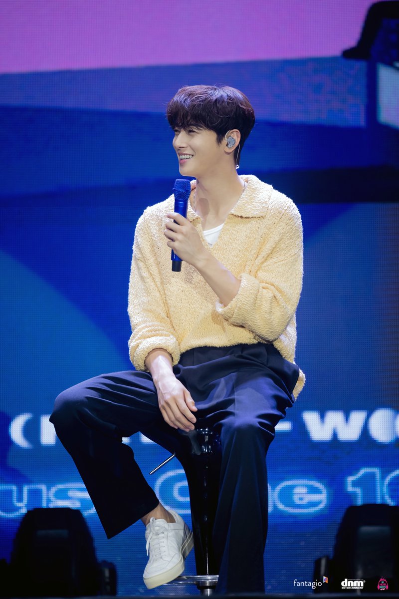 behearnowbiz's tweet photo. Stuck in the night with #CHAEUNWOO? ✨💫

Massive thanks to everyone for being a part of an unforgettable night with #StarryCaravan
Let’s walk side by side with Eun Woo forever💜

Check out the next shows at @behearnowkpop
#CHAEUNWOO_JOTMBKK2022 #CHAEUNWOO #BeHearNowKpop https://t.co/YIKxV2I2rs