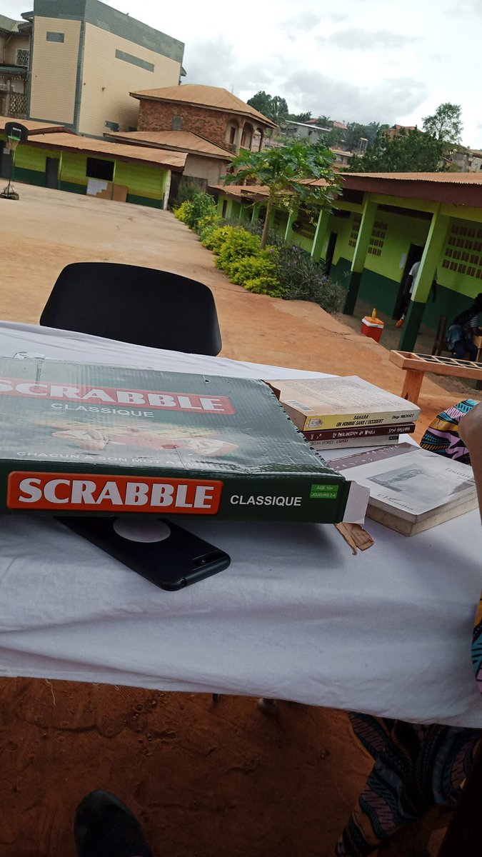 Camfool_'s tweet photo. Entre jeux de sociétés, lecture, loisirs sains, @Camfool_ propose également des activités aux parents (accompagnateurs)...
#Camfool
#Cavy7
#Loisirssains
#VacancesUtiles
#Yaoundé https://t.co/GwWNtlFpDm