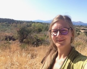 #ROMR Beja Protner, PhD candidate in Social Anthropology, reviews Behrouz Boochani’s ‘No Friend but the Mountains’ set in the Manus Island detention centre."Instances of waiting &amp; the reality of indefinite detention engender experiences of purposelessness and existential waiting"