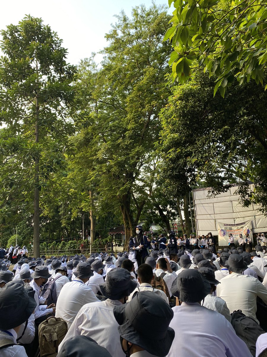 ndarudaeng123's tweet photo. Keseruan mengerjakan mahakarya angkasa, kita makin mengenal temen" dari prodi lain dan juga kating lewat angkasa menyapa. Selain itu juga membuat kita jadi lebih mengenal tentang SV IPB.
#IPBDIGDAYA #MPKMB59SVIPB #TheGlimpseStoryofGatamalaAgrinawa #VOKASIIMPACT #VOKASIJUARA https://t.co/goGuVb9Q3B