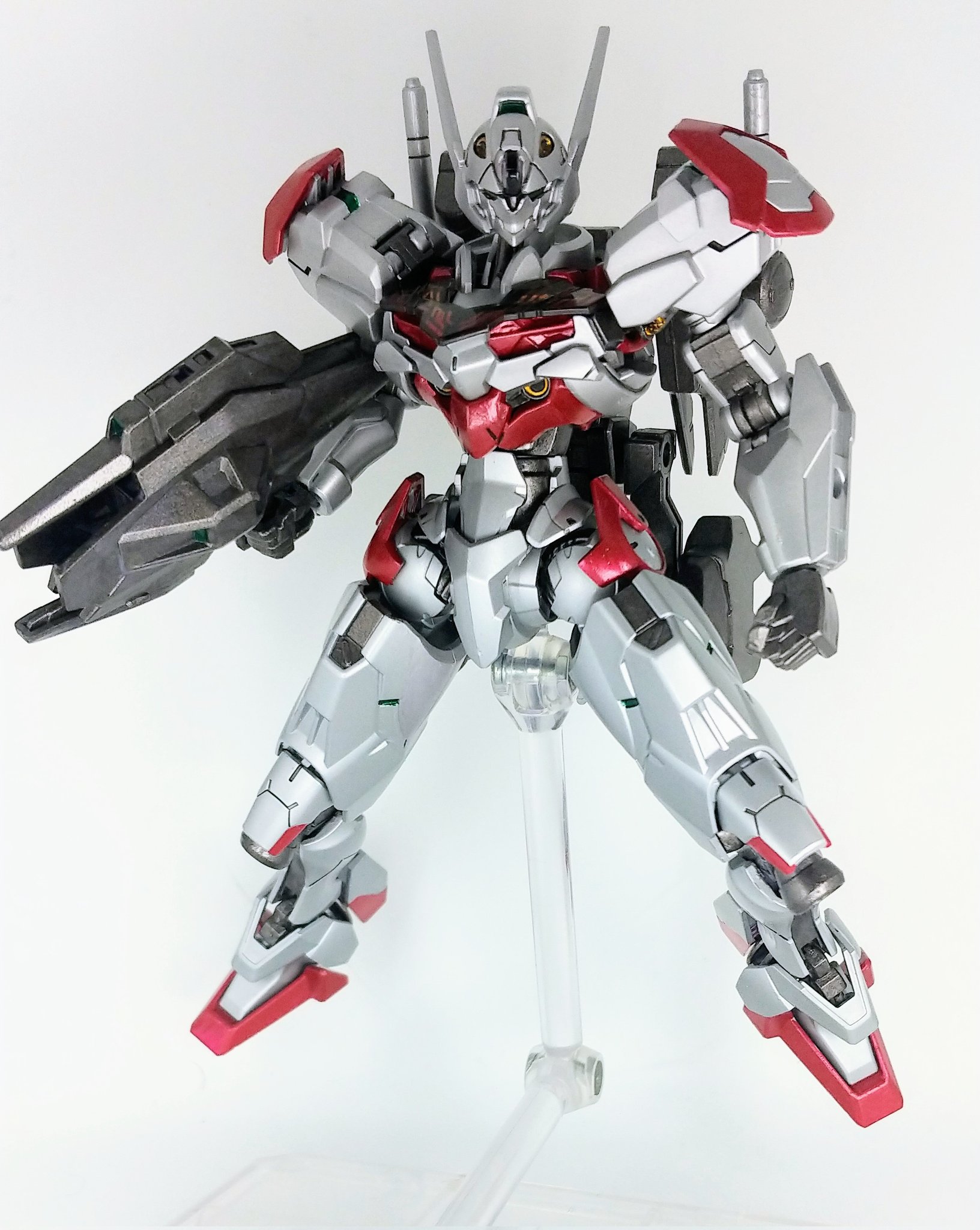 ガンプラ　ガンダムルブリス完成品(夜桜カラー)