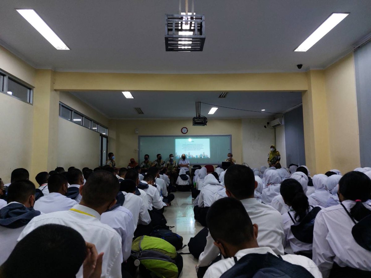 novisriutami141's tweet photo. Ngerjain angkasa menyapa seruuu bgttt pokonya bisa kenal temen” yg beda prodi gitu loh, jadi pas aku ke bogor udh punya temen huhuuu seneng bgtttt
#VOKASIIMPACT
#mpkmbsvipb59
#IPBDigdaya
#VOKASIJUARA https://t.co/O4Hfk0xyTn