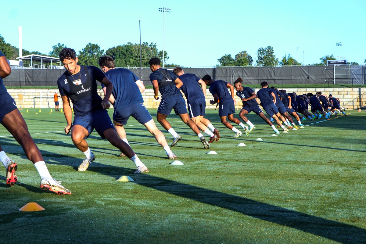 UVAMenSoccer's tweet photo. 𝙒𝙚'𝙧𝙚 𝙗𝙖𝙘𝙠.

#GoHoos⚔️ https://t.co/t8jolB2Sn9