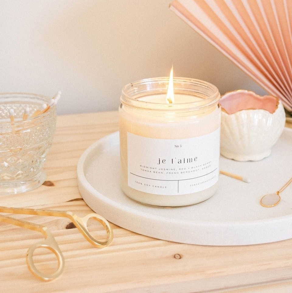 These are a few of our favorite things 🤍 🕯️⁠
⁠
Shop these scents and so many more at our in-person Annual Warehouse Sale this Friday 8/12 12:00-7 pm &amp; Saturday 8/13 10:00 am - 3:00 pm! We will have THOUSANDS of discount…

📸 instagram.com/p/ChCoqIQM8lA/ via tweet.photo