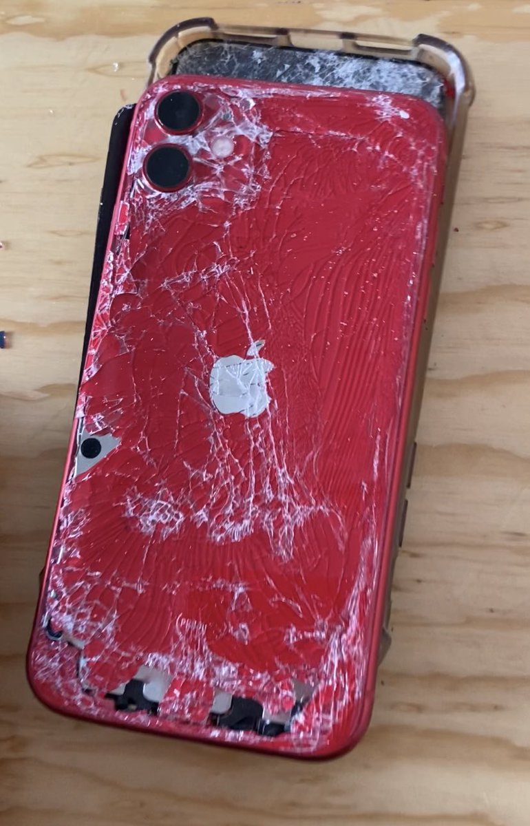MarentisOficial's tweet photo. Hace 17 días mi ex pareja sin tener ya una relación conmigo, me quebró mi celular y me agredió físicamente.

!Aléjense de quién de señales de violencia!

Los gritos, las groserías, los celos, las desconfianzas, las mentiras no son amor…

No permitan ni 1 sola falta de respeto! https://t.co/SeD4fuHBGh