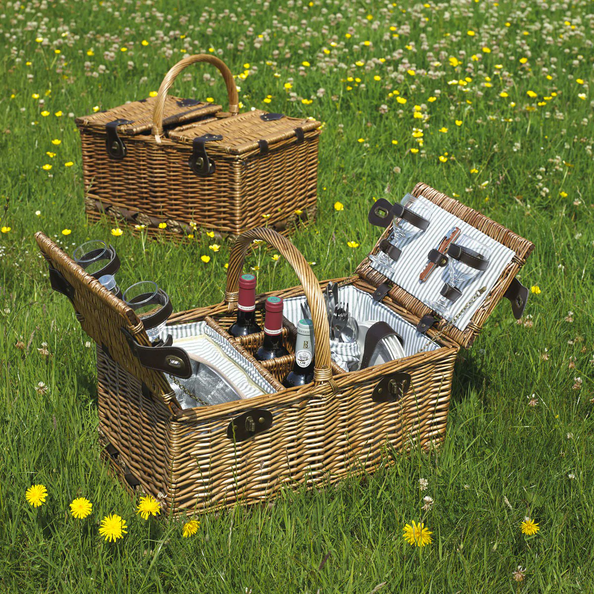 HampersandCo's tweet photo. Giveaway ❗️🥰

Forest Walk Picnic for 4 giveaway 🌞🧺

This is the last of our Picnic Giveaways for this summer, so don't miss the opportunity to win this fab hamper 😍

You know the drill😉to enter:
1. Like &amp; Share
2.Comment and tag your picnic buddy
3.Make sure you follow us https://t.co/87Xqy86DxZ