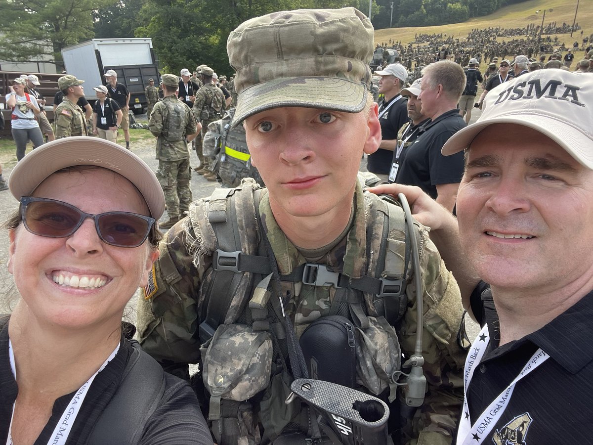 RyanMath6284's tweet image. Yesterday my husband and I did the #marchback with our new cadet. 14+ miles up and down the rolling hills of @WestPoint_USMA #forcountrywecommit #braveandfew