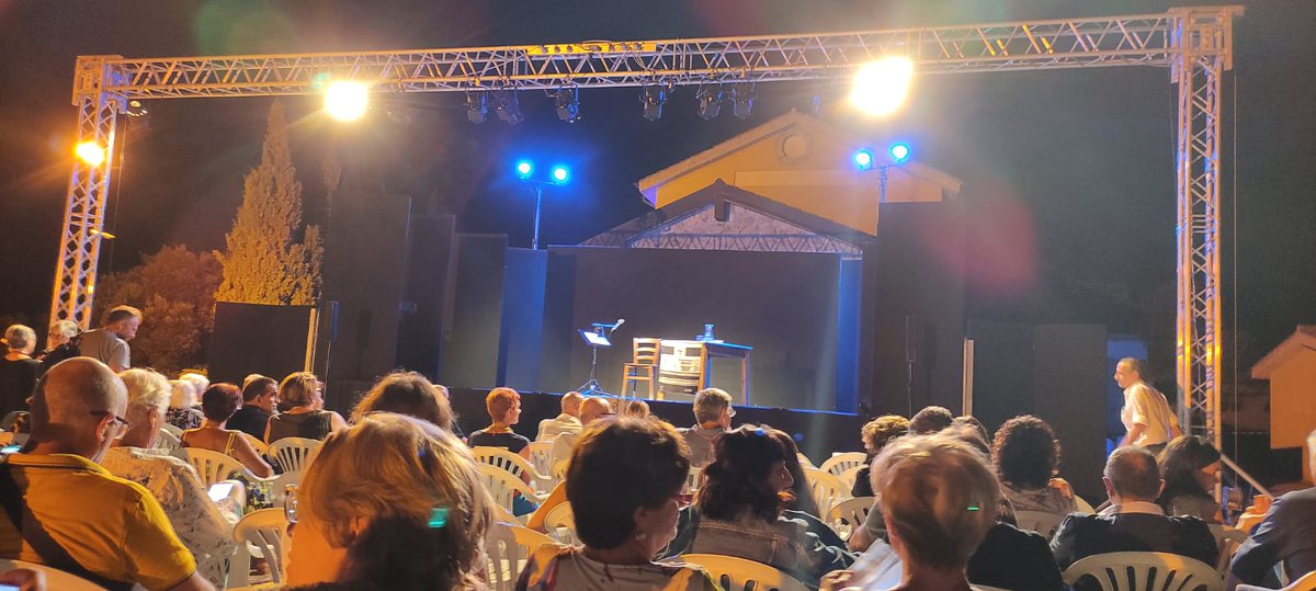 errepitz's tweet photo. XXXIII Edizione del Festival dei Tacchi, Stazione dell'arte di Ulassai. Quando ancora il palco era vuoto e i grilli frinivano. La magia di un festival che tutti dovrebbero conoscere  
 #festivaldeitacchi #ogliastra #lacortesiadeinonvedenti #giuseppecederna https://t.co/38wnblazp4