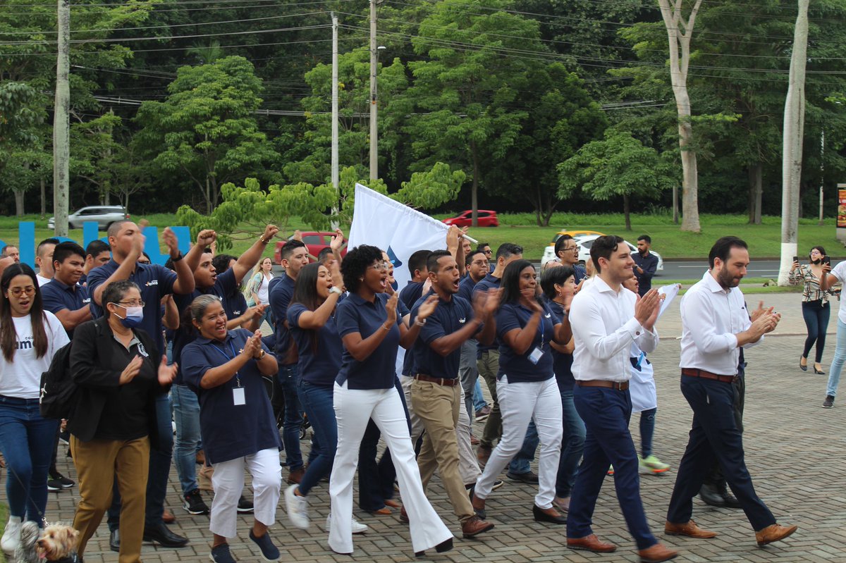vamosporpanama's tweet photo. Ayer presentamos nuestra oferta electoral para el 2024, l@s aspirantes a precandidat@s de Vamos. Tenemos mucho trabajo por hacer, muchas calles y veredas que caminar y, a un país que escuchar 🙌🏻 Estamos aquí listos para recuperar Panamá CONTIGO ¡VAMOS! 🔥 https://t.co/TFKc7dFF28