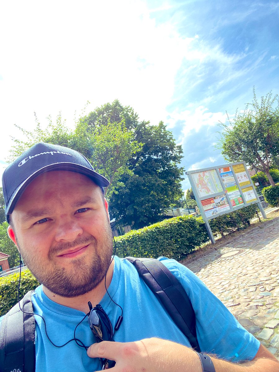 OlliWiebe's tweet photo. Bin hier! 👋🏻
#plau #plauamsee https://t.co/3jw7IZkmIX