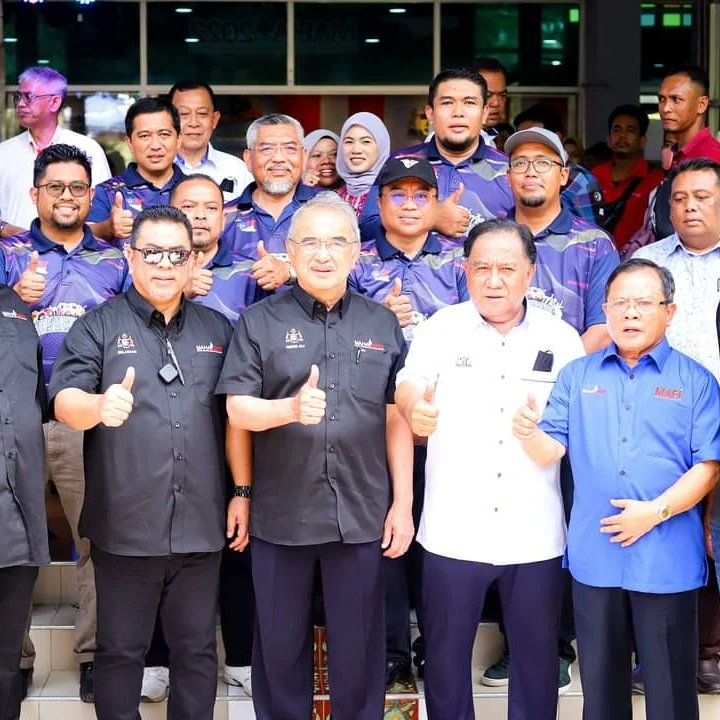 MelakaLpp's tweet photo. 0️⃣9️⃣✅️0️⃣8️⃣✅️2️⃣0️⃣2️⃣2️⃣
Hari ini Pavilion Melaka diserikan dengan kehadiran Tuan Yang Terutama Tun Seri Setia (Dr.) Haji Mohd Ali Rustam, Yang di-Pertua Negeri Melaka dalam lawatan ke Pavilion Melaka yang mengambil bahagian sempena MAHA 2022 https://t.co/aldsR5pkVu