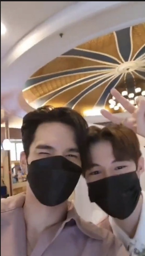 librosdemas's tweet photo. Estoy totalmente sin palabras, no puedo expresar el sentimiento de amor que tengo hacia ellos ni expresar lo que sienten el uno por el otro.
Literal muerta de amor 🤧😍🤧😍🤧😍🤧😍
#HappyNatasitDay2022
#NatBDayProject
#MaxNatInKoreaD1
#MaxNat #ฮาร์ทดิสของแม้กณฐ https://t.co/M1PewkD5Tk