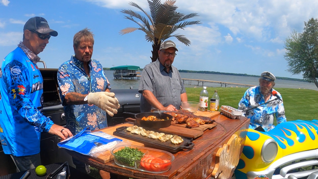 DogMerrill's tweet photo. Mad Dog & Merrill love to share their favorite tips and tricks for grilling all year long!
#grillingtips #tipsandtricks #howtogrill #learntogrill #americasgrilln https://t.co/wBziy5zEb7