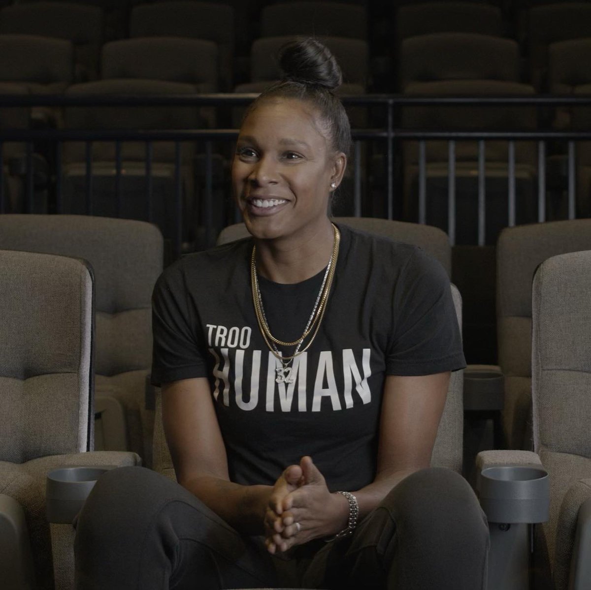 cantretireproj's tweet photo. We heard it’s #NationalRebeccaDay! 😉

#rebekkahbrunson #rebeccasrule #rebekkahday #rebecaday #dmvwomenshoops #dmvlegend #dmvgreatness #allhailrebecca #wnba #minnesotalynx #wnbalegends #WNBATwitter https://t.co/RzbIIUesCJ