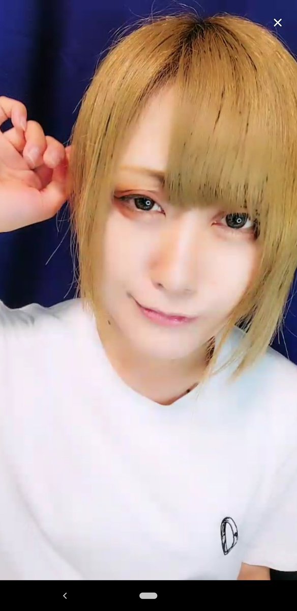 Bee__ko_000's tweet photo. @6YUN9 様✨
自分の事覚えててくれて、色々アプリの事教えてくれて、スクショタイムお願いしたらやってくれて、もう最高の推しレイヤーさん🥰🥰😇
来年も絶対会いに行きます💪
スクショの写真美しすぎて尊死😇
覚えていてくれた事に感動して泣いた… https://t.co/i14AnJ48Zf