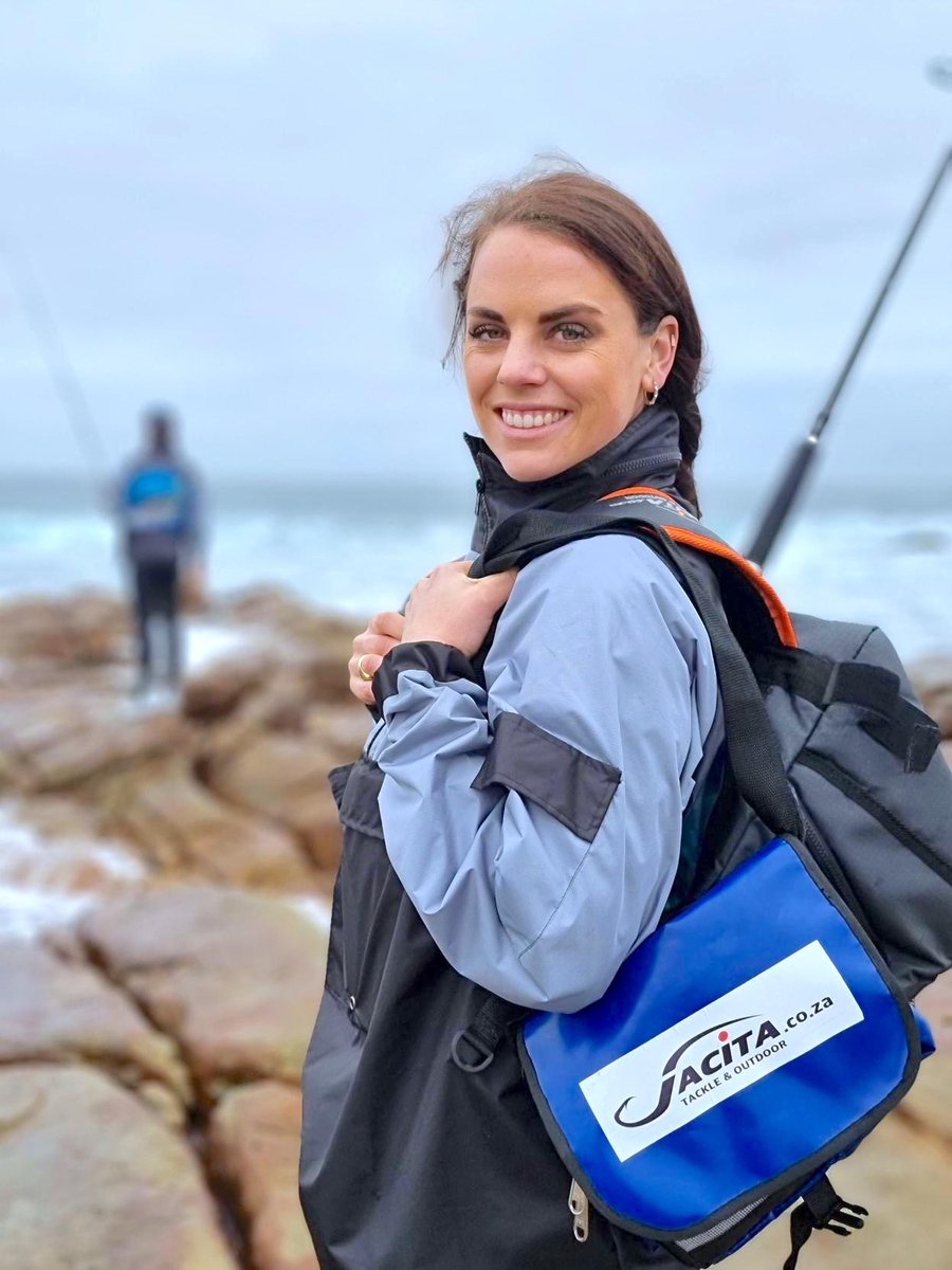 diewanderlus's tweet photo. Dankie aan https://t.co/OeA4iS5Dgu Bait &amp; Tackle vir al die visgereedskap en toebehore waarmee @HennieBosman4 &amp; @HellingerNicole kan lyne natmaak!  Ons het ongelooflike tjokka gevang saam met die crew van die Southern Star vistreiler!
| @kykNETtv | @blixemZA | https://t.co/12LQLm6i1v