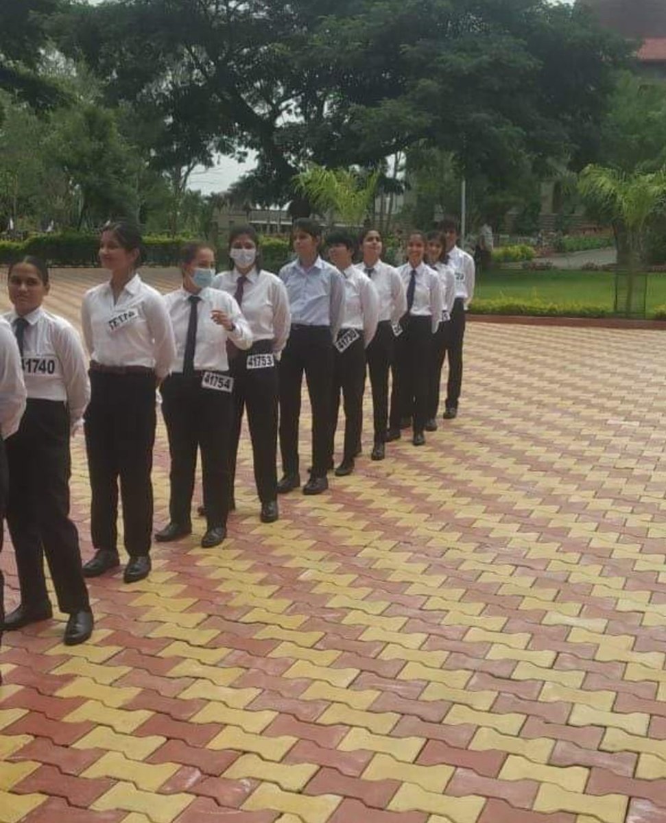 Ramandeep_Bajwa's tweet photo. Watershed moment. The first lot of female cadets at NDA. #NdaForGirls #NDA @adgpi @IAF_MCC @indiannavy https://t.co/kNZtgCbZbX