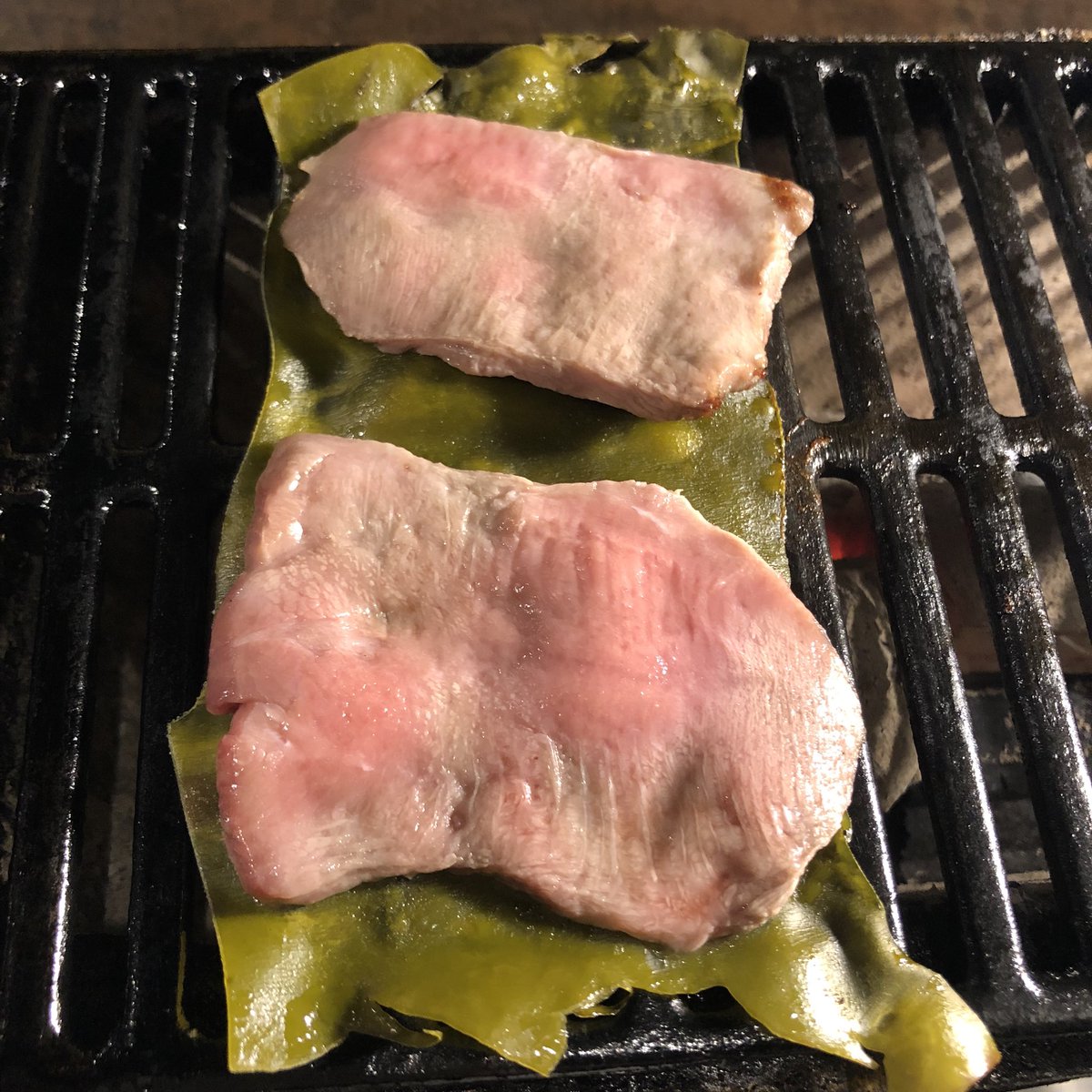 上海の学生に教えられたこと 牛タンを昆布で焼くと焦げずに味がよくなる 旨みの相乗効果でおいしそう Togetter