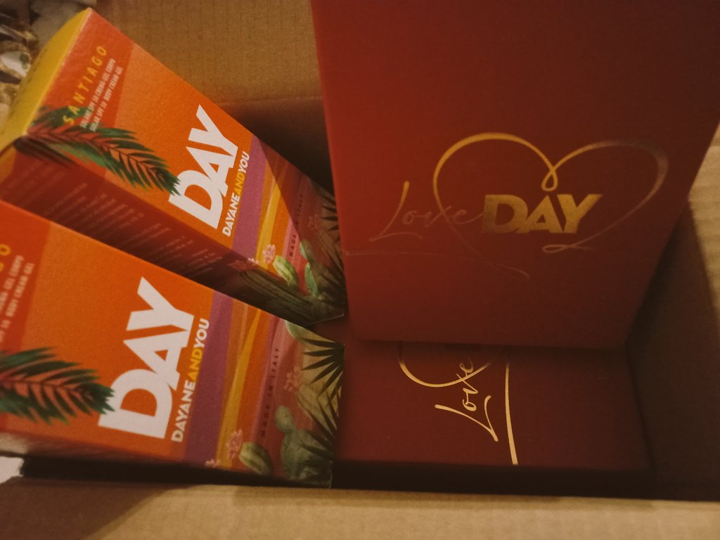 NeidyD1's tweet photo. Io avolte dicevo che qualcuno esagerava cuando arriva il pacco 📦 e diceva che si emozionava, vi assicuro che cuando mi hanno detto che era arrivato io così 😭😭😭❤ #mellos https://t.co/ayiHhpLZEz