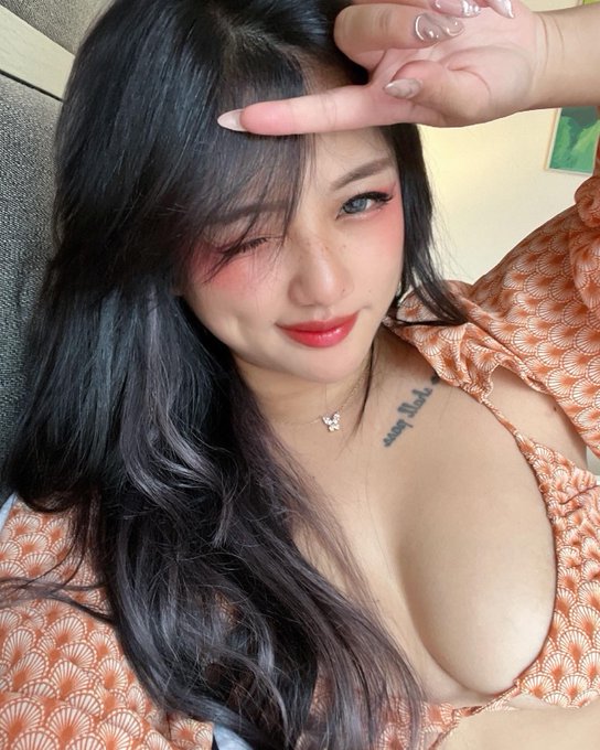 😶😉 🤝 https://t.co/eGIjk26s5x<a href="/tag/throne"class="tags"><span>#throne</span></a><a href="/tag/wishlist"class="tags"><span>#wishlist</span></a>