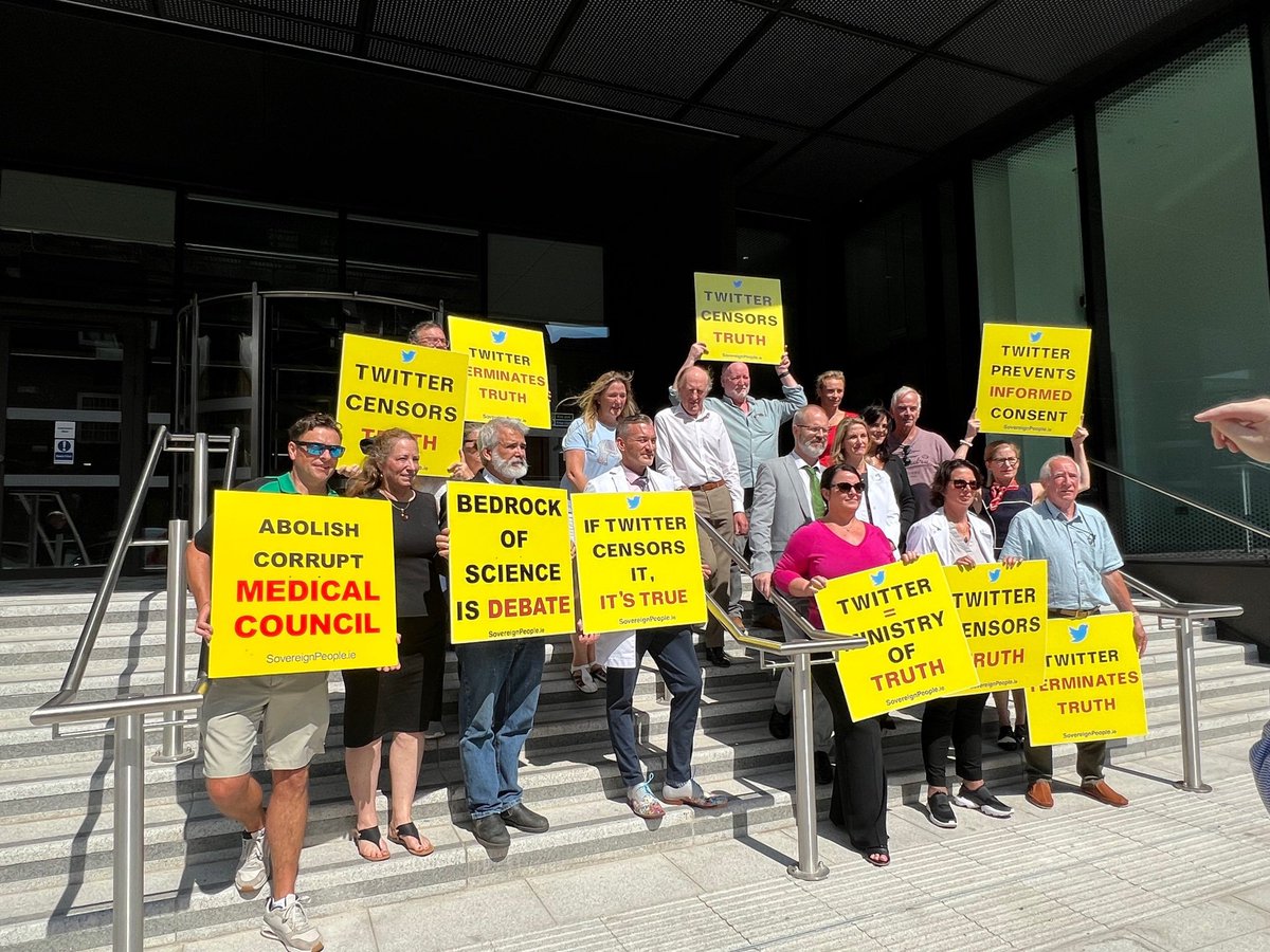 FordPre08385980's tweet photo. Censored US, UK and EU doctors protest outside Twitter European HQ in Ireland https://t.co/w1aQE7mtnf