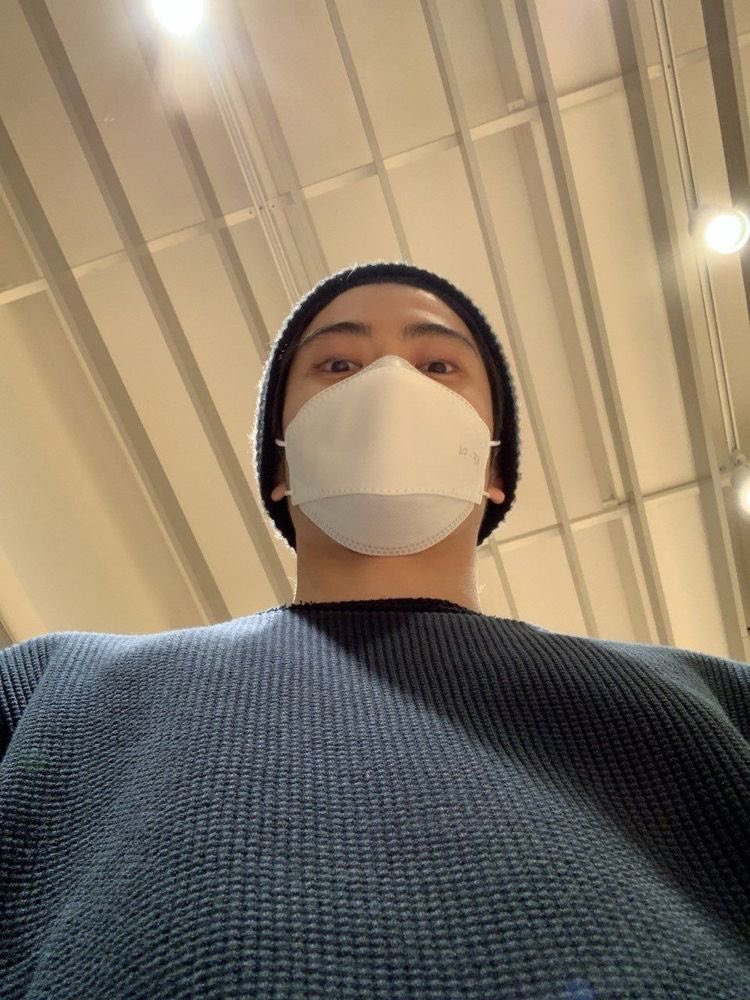 JAEN1VERSE's tweet photo. what i send to my bf vs. what my bf sends to me😰

[#NCT #NCT127 #JAEHYUN #NCTzenSelcaDay] https://t.co/etVgLC6rDP