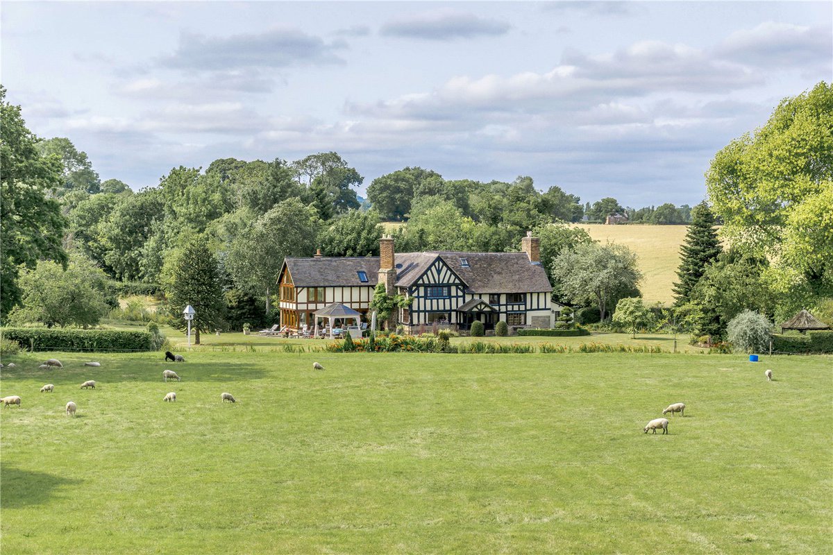 JS__Chester's tweet photo. New
#Spurstow nr #Tarporley #Cheshire
Bath House is an impressive & extremely attractive #GradeIIlisted 4/5 bedroom period house standing in a mature garden setting with delightful views across open countryside. Offers in excess of £1,500,000.
https://t.co/HKDqWFVZnf https://t.co/vvEXjQRU7Z