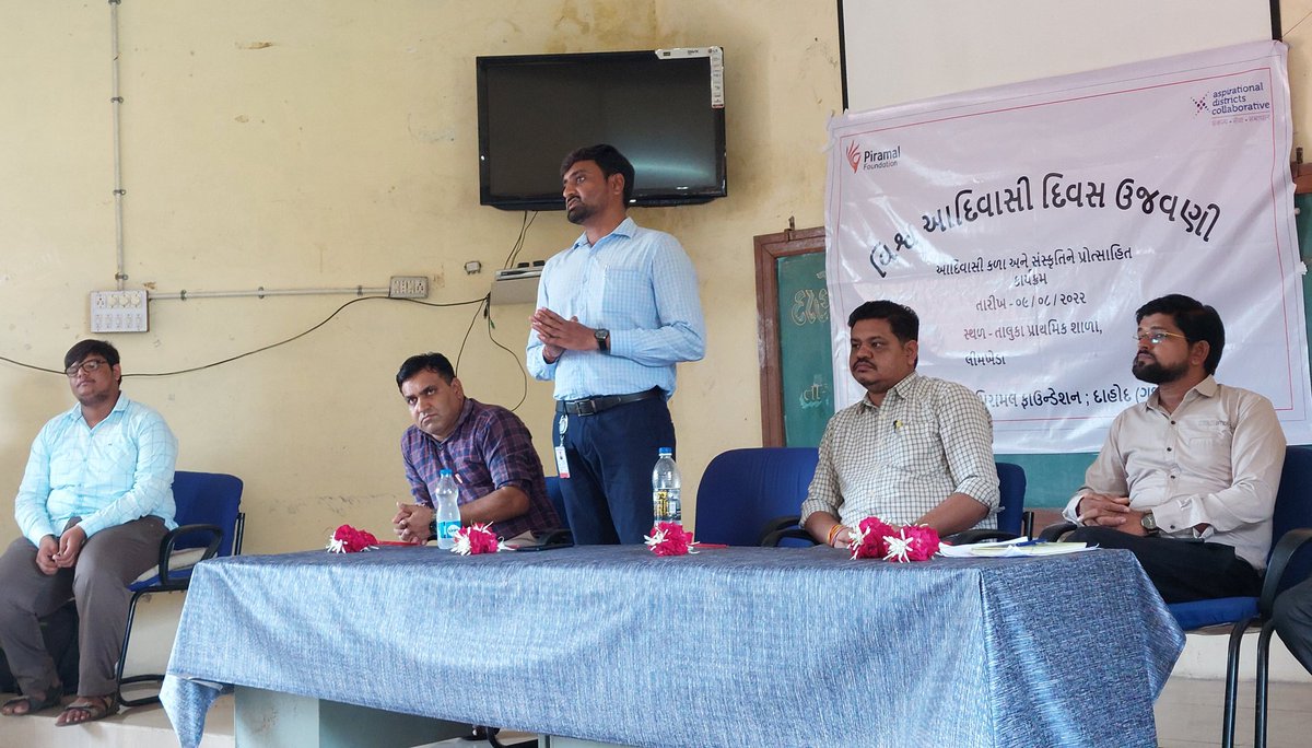 AdcDahod's tweet photo. Celebrated World indigenous Day by recalling invaluable cultural heritage of tribal communities, their contribution, and present condition. Also, churned strategies to boost up FLN of students of the district with BRCC, CRCCs, &amp; Teachers.
#WorldTribalDay2022 #piramalfoundation https://t.co/0h6cdNSHox