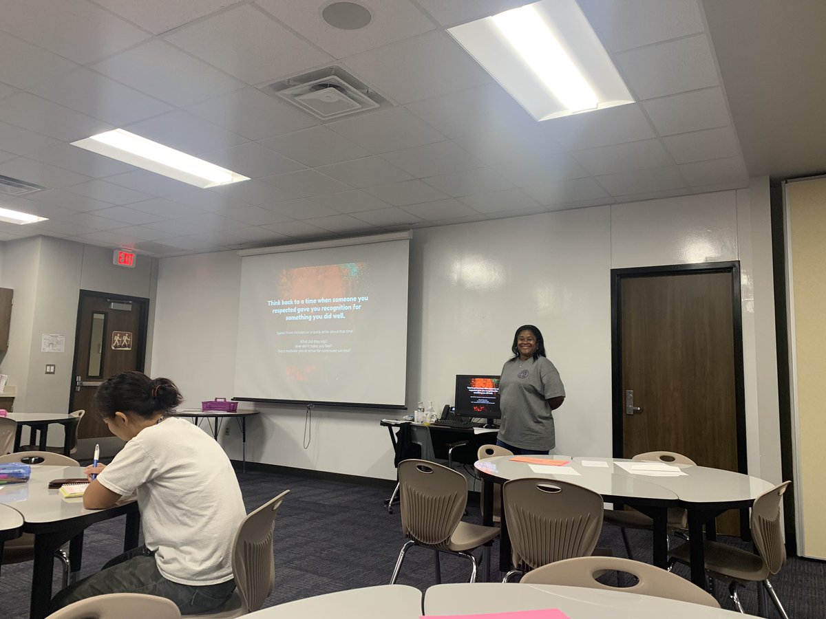 moorescience20's tweet photo. Thank you @kfloyd71 for hosting this great session! #FUNdamental5 #RecognizeAndReinforce @MDJH_Panthers https://t.co/PMPZPcTWm3