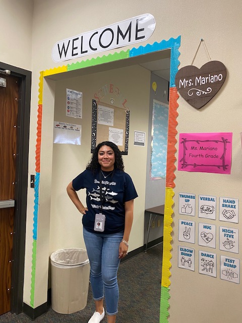 AndreaLotsu's tweet photo. Two of my "Grow Your Own" students started teaching for @aliefisd this past Dec., but yesterday was their first day of their first FULL year of teaching! Wishing Ms. Cardenas and Ms. Serpas nothing but the best this year! #aliefmade @ElementarySmith @MillerMavsAISD @AliefISDHR https://t.co/HyT0luhkbq
