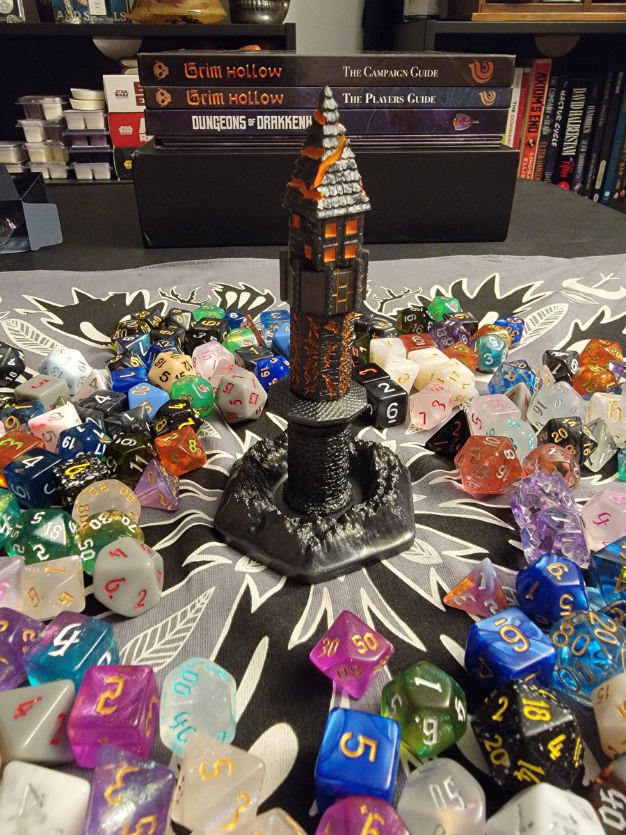 NerdsoflegendG1's tweet photo. A story in 4 pictures:

#dice #diceporn #CULT https://t.co/puBqUtepJa