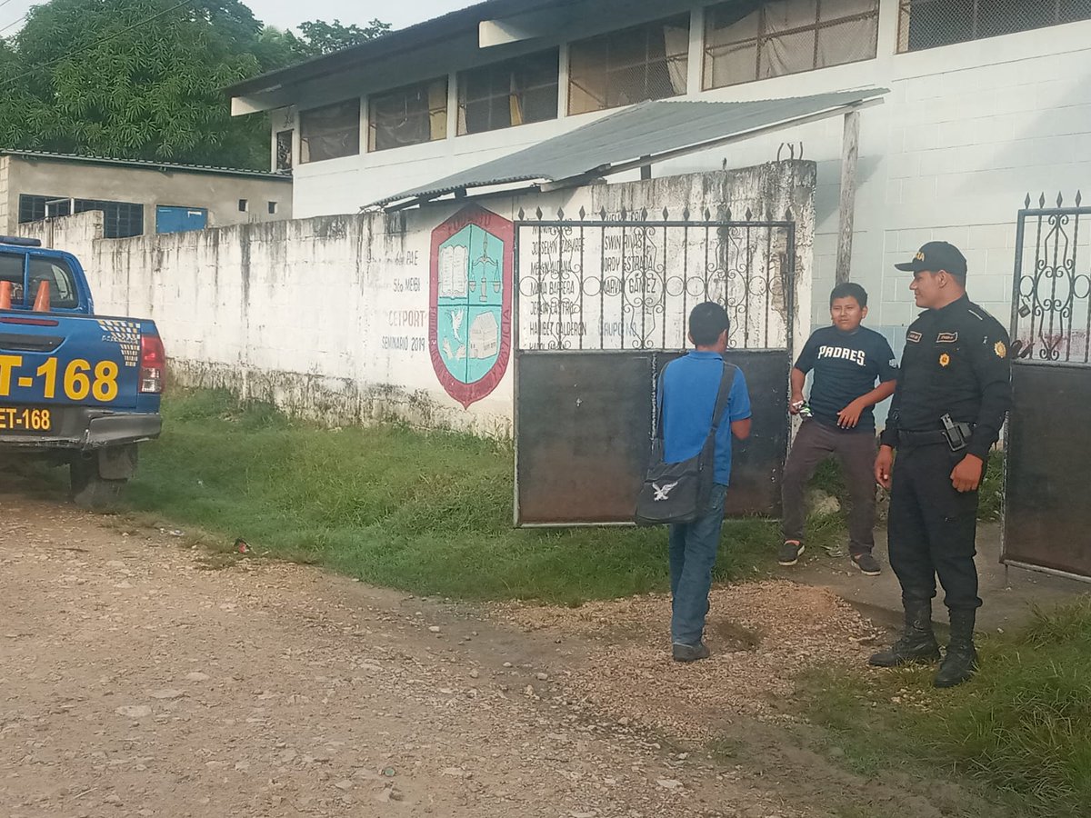 PNC de Guatemala on Twitter "Policías de la comisaría de Petén realizan distintas acciones