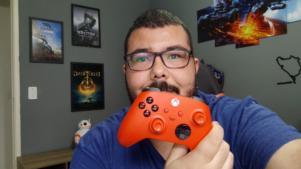 Pealcantara340's tweet photo. Não resisti, peguei o controle Pulse Red do Xbox, que controle bonito 🥰!
#xbox #xboxbr #xboxbrasil #pulsered https://t.co/u7ISnt8NtZ