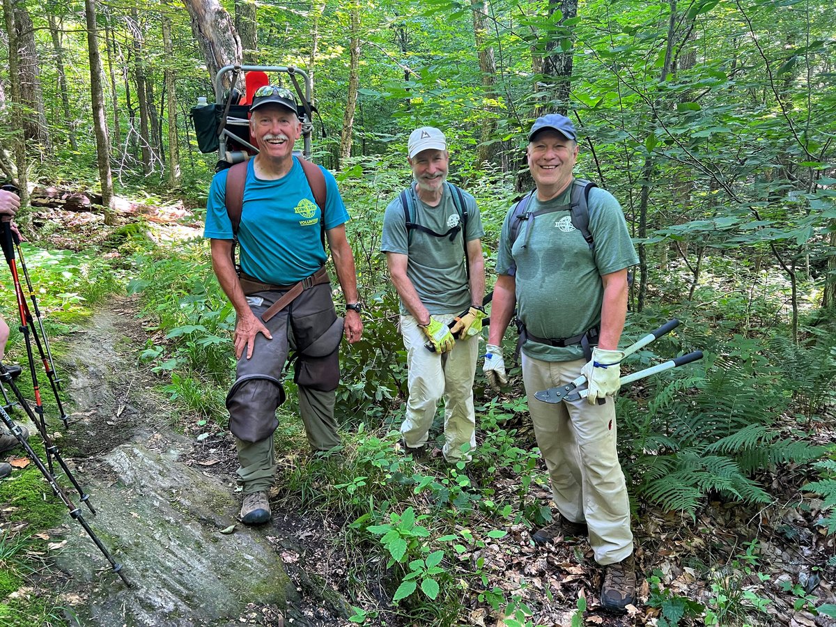 greenmtnclub's tweet photo. How great are these photos from trail user Dave Cain? Dave snapped these while hiking with his niece for the northern portion of her end-to-end hike. He also said 'hello' when he ran into volunteers maintaining the trail. Thanks for sharing, Dave! 

📸 Courtesy: Dave Cain https://t.co/zTd3QvDhLm