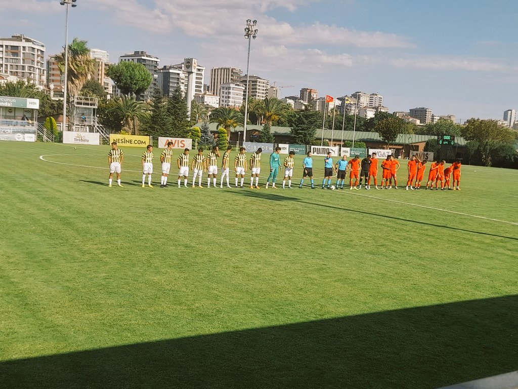 caneruzumm's tweet photo. Rezerv Lig 
Fenerbahçe - Ümraniyespor https://t.co/aBq7fxXI2H