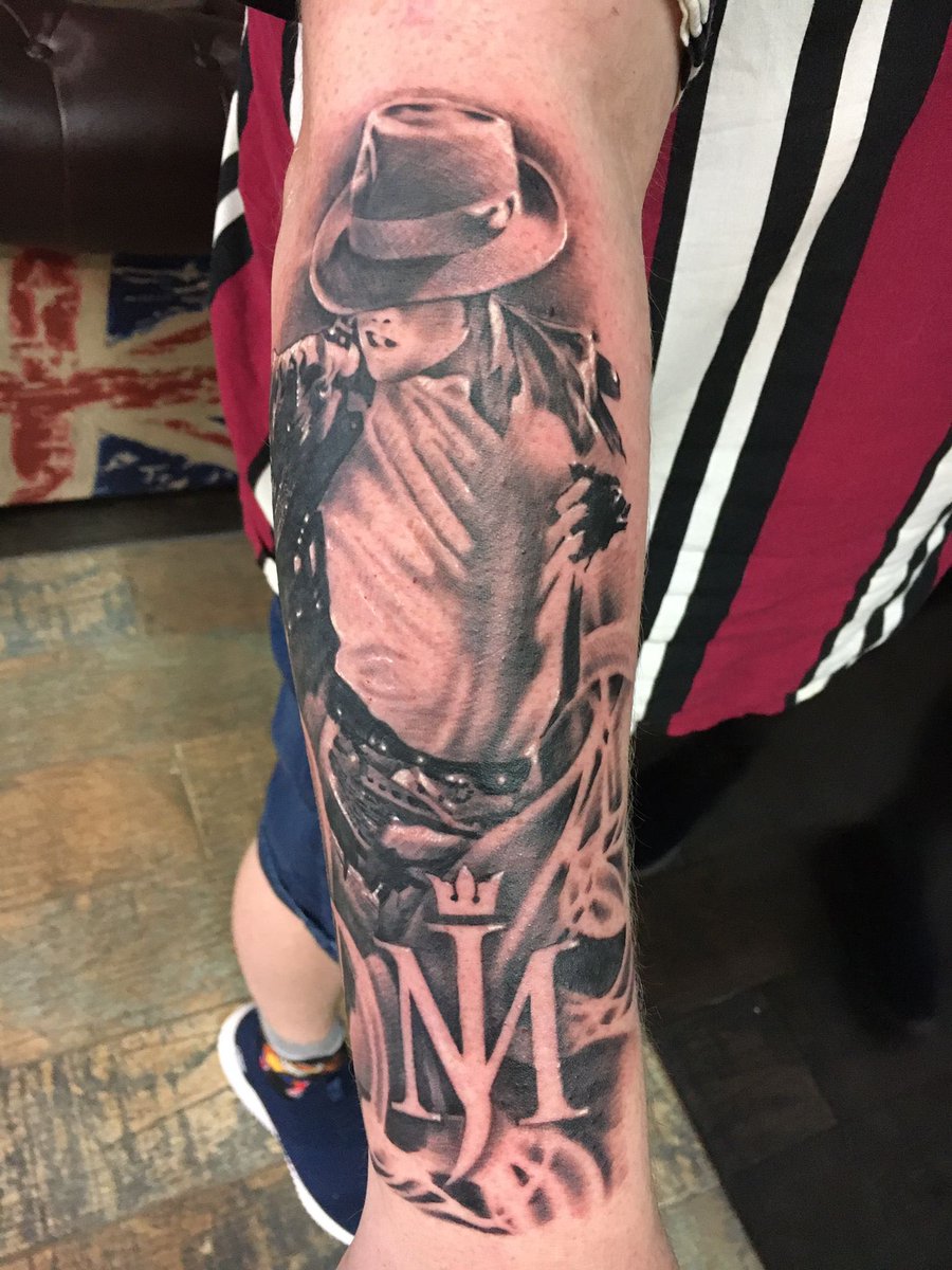 InkKingsUK's tweet photo. MJ tattoo @InkKingsUK  king of pop 😎👌🏾 #inkkings #michaeljackson #surrey #uk #abstracttattoo #king https://t.co/mlbCevmr6Q