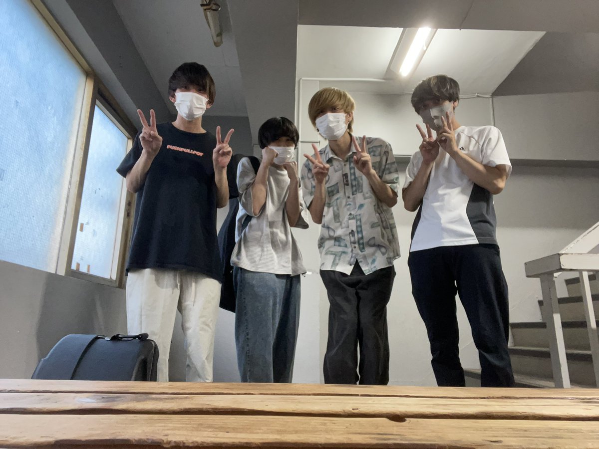 kmrrr_jp's tweet image. 今日はワンマンライブなんですけど今まで続けてこれたのは間違いなく今日来てくれる人いつも応援してくれてる人ちらっとでも気にかけてくれた人の力なので実質みんなが居たから出来たライブ、感謝しかないしめっちゃ愛を込めてみんなのために自分のためにこれからのアメノイロ。の為に精一杯やります。