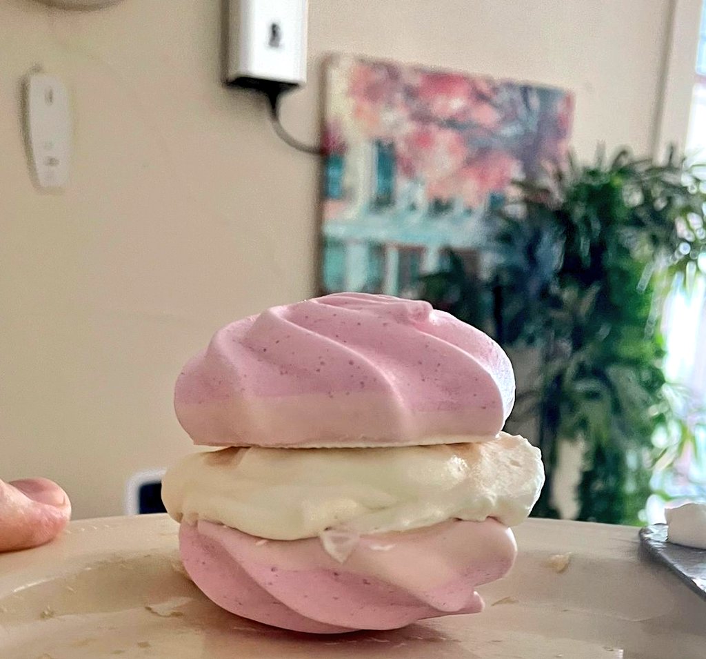 rashielee's tweet image. Meringues
#sweetsformysweet
